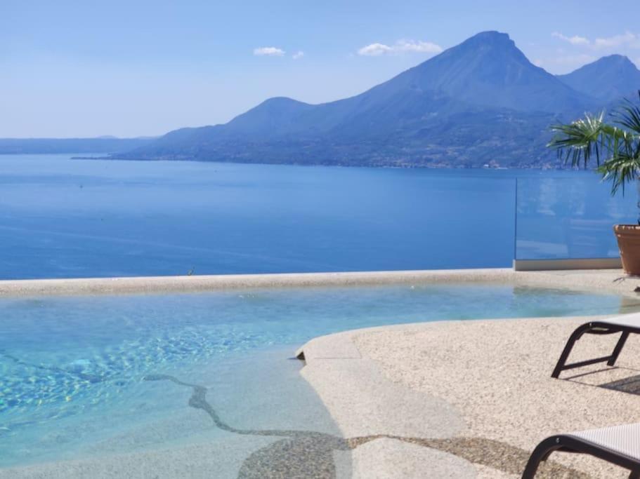 Villa Divina-Apt Armonia-Con Piscina E Vista Lago Castelletto Di Brenzone Exteriör bild