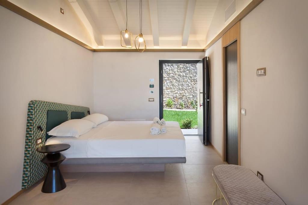 Villa Divina-Apt Armonia-Con Piscina E Vista Lago Castelletto Di Brenzone Exteriör bild