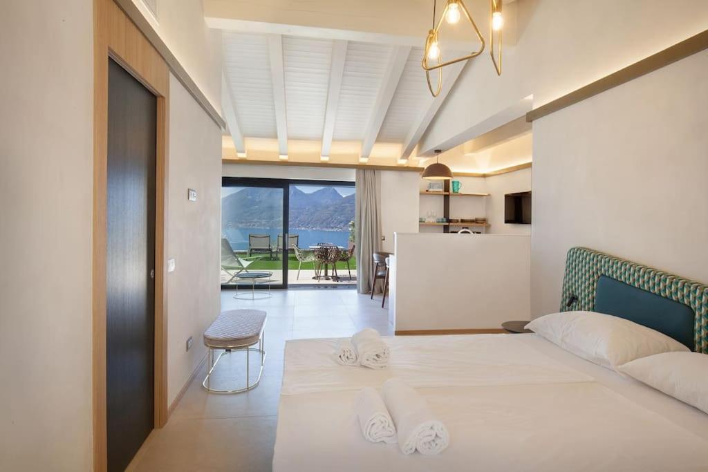 Villa Divina-Apt Armonia-Con Piscina E Vista Lago Castelletto Di Brenzone Exteriör bild